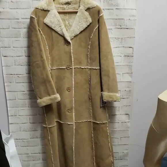 Leather limited coat - Picture 1 of 7
